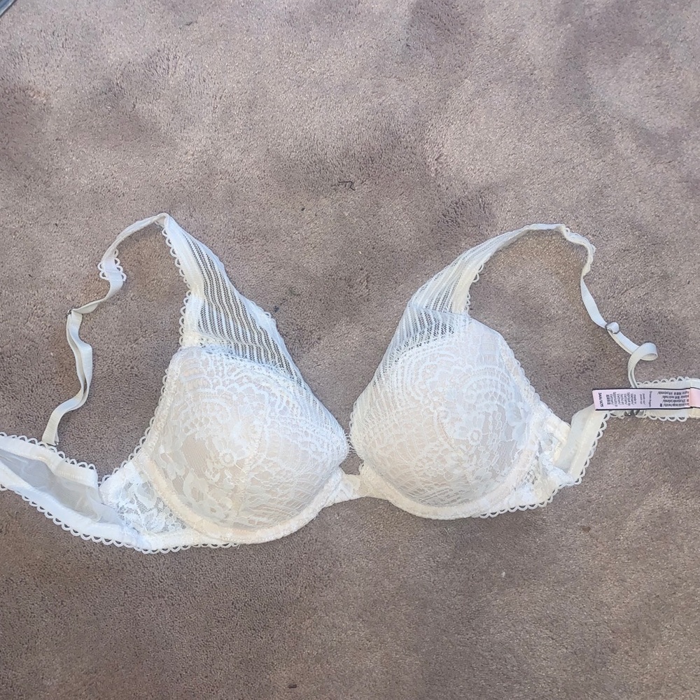 White lace push up bra Victoria’s Secret